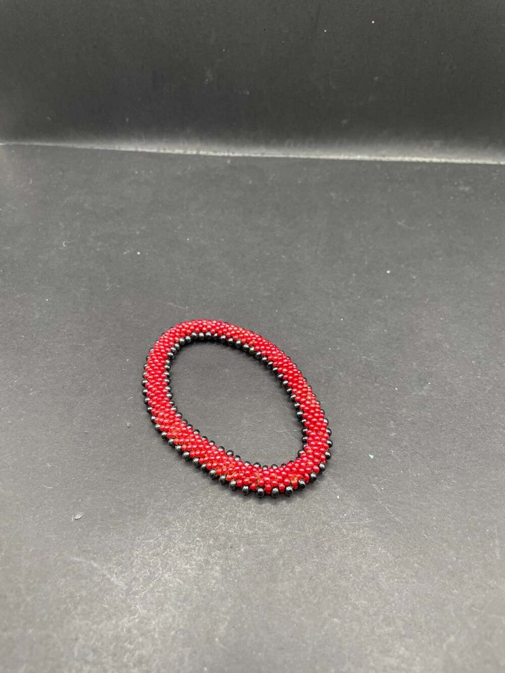 Vintage Artisan Glass Bead Seed Bead Bangle Red Black Bracelet 9.2MM 6"